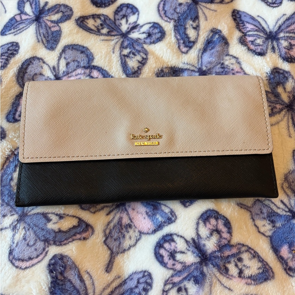Kate Spade Black and Cream Wallet